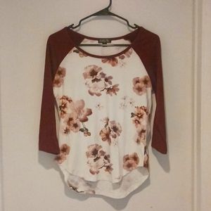 Beautiful flower shirt size M color red pink white